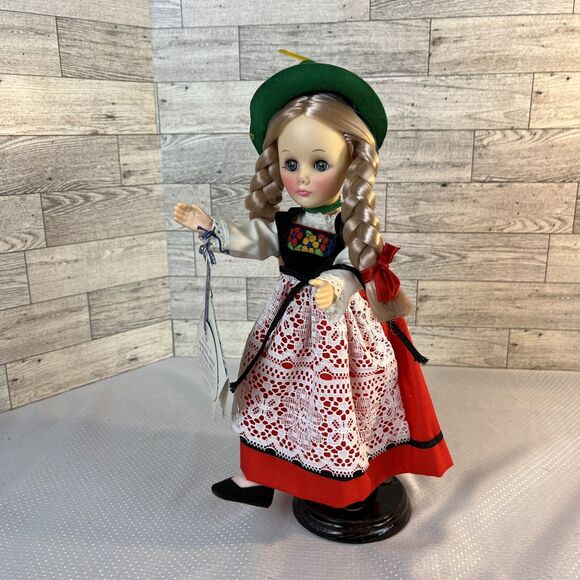 11.5” Switzerland Effanbee Dolls of the World Vintage 1976 Switzerland On Stand - Picture 8 of 8